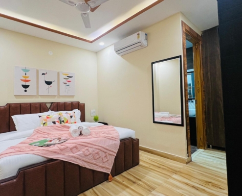 Service apartments near Millennium City Centre Gurgaon. Serviced apartments Huda city center Gurgaon.